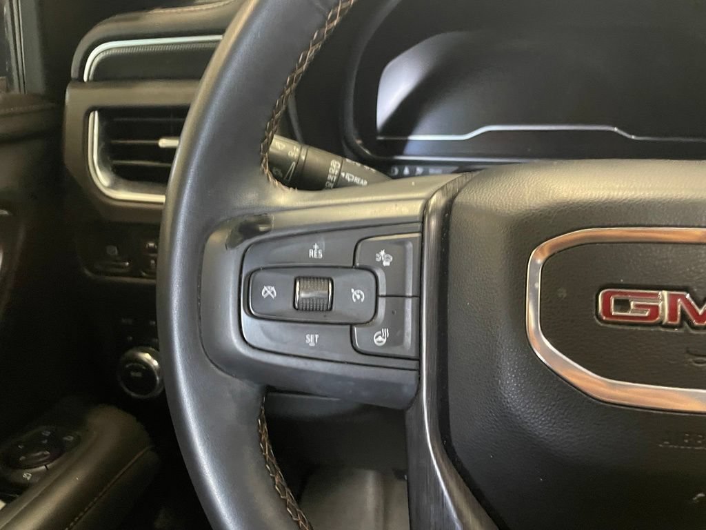 Used 2024 GMC Yukon XL AT4 w/ Technology Package AWD/4WD image 12