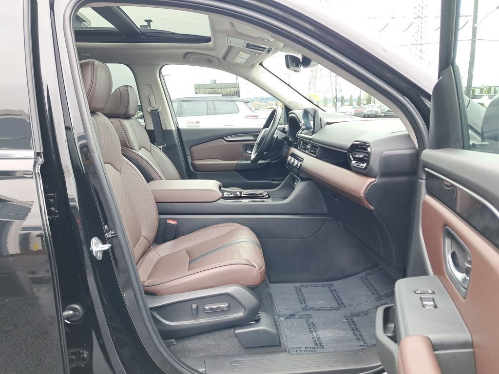 Used 2023 Honda Pilot Elite image 17
