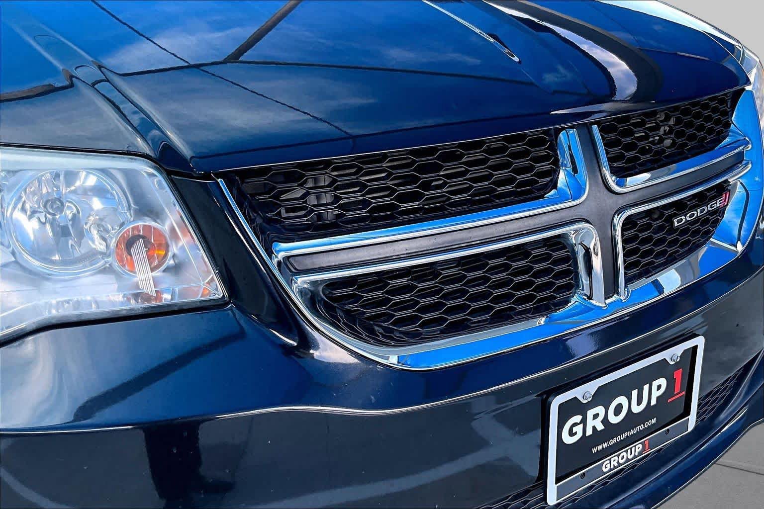Used 2015 Dodge Grand Caravan SE FWD image 28