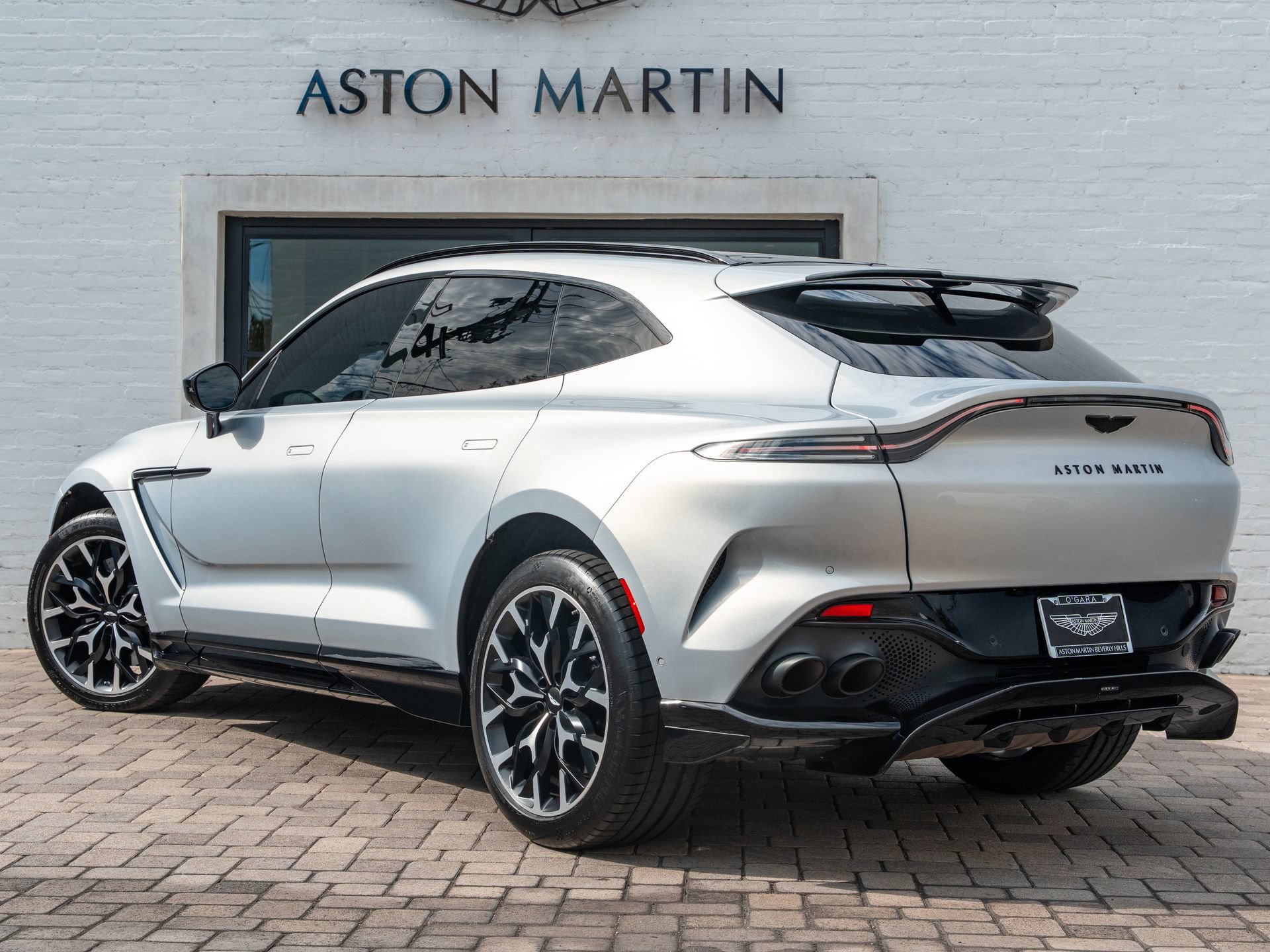 Used 2023 Aston Martin DBX 707 AWD/4WD image 2