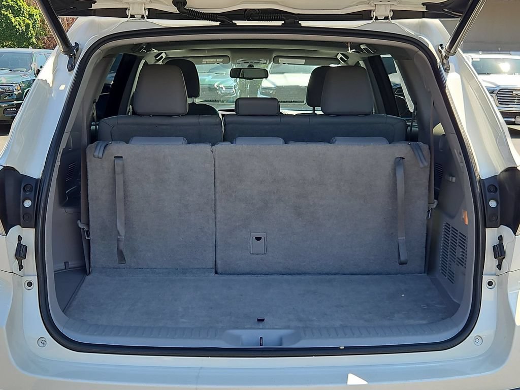 Used 2015 Toyota Highlander XLE AWD/4WD image 10