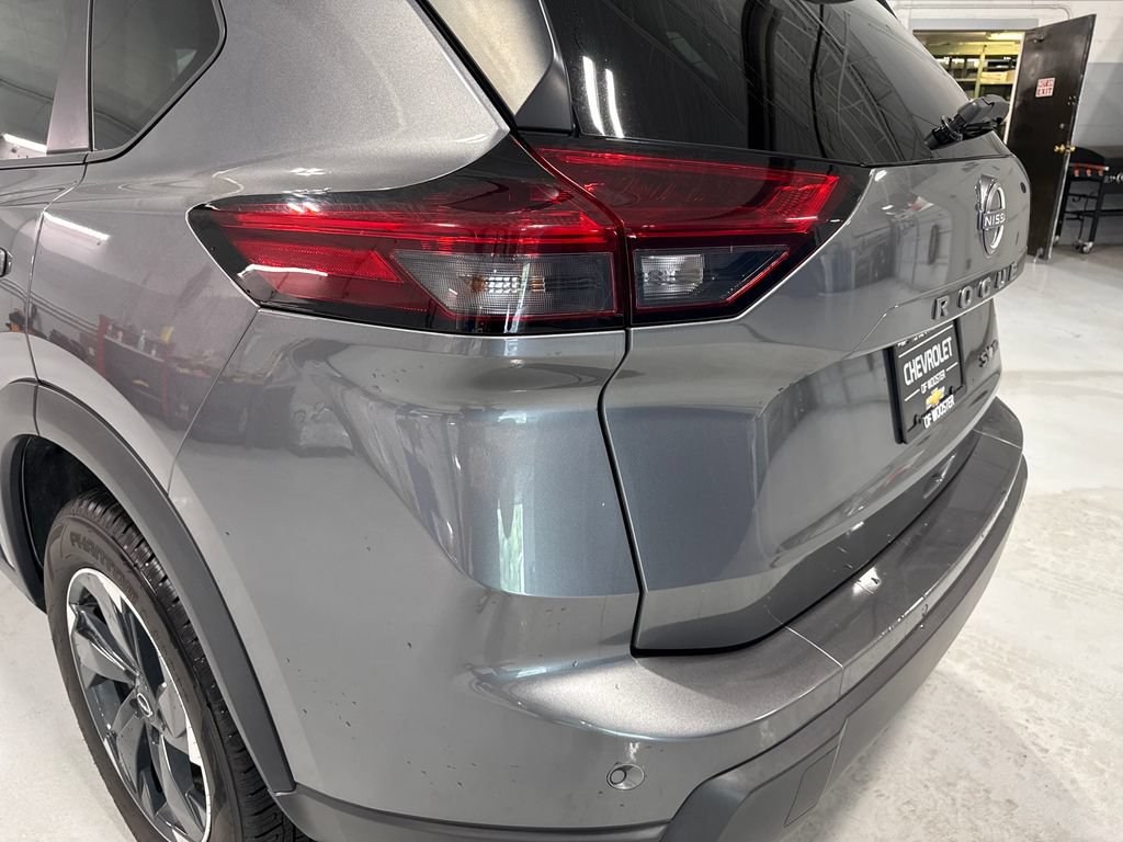 Used 2024 Nissan Rogue SV AWD/4WD image 51