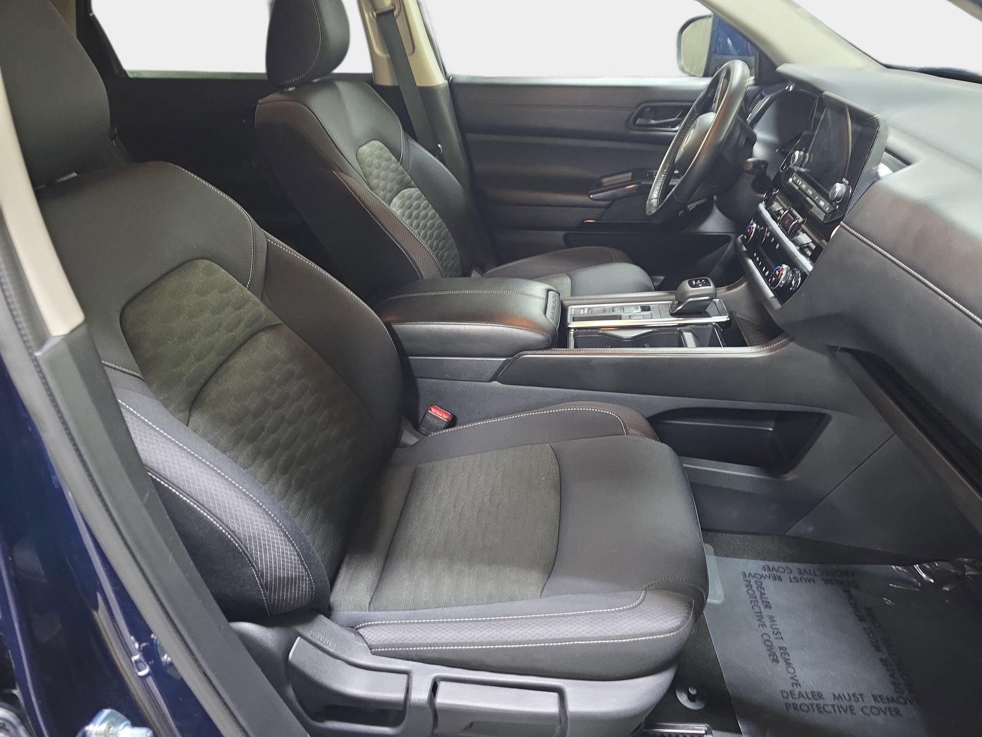 Used 2025 Nissan Pathfinder SV FWD image 10