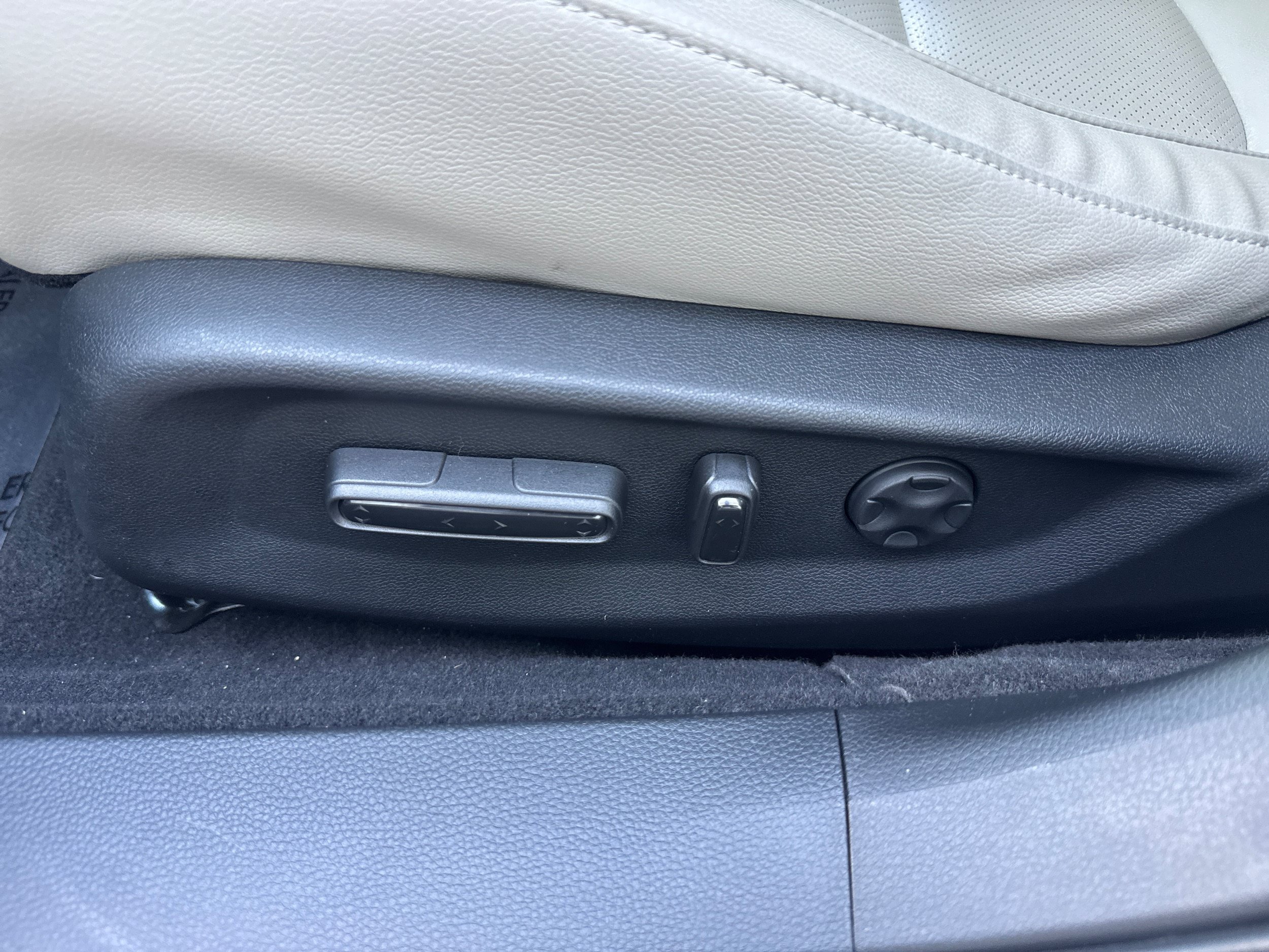 Used 2018 Honda Accord Touring image 6