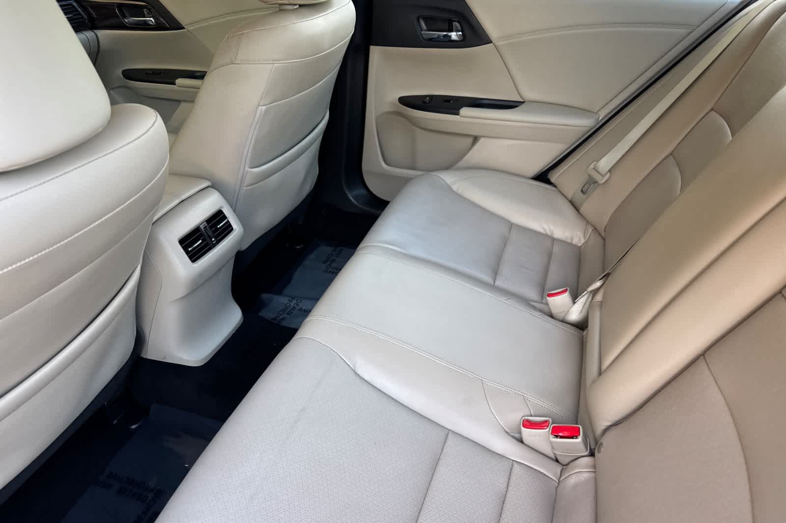 Used 2017 Honda Accord Touring image 4