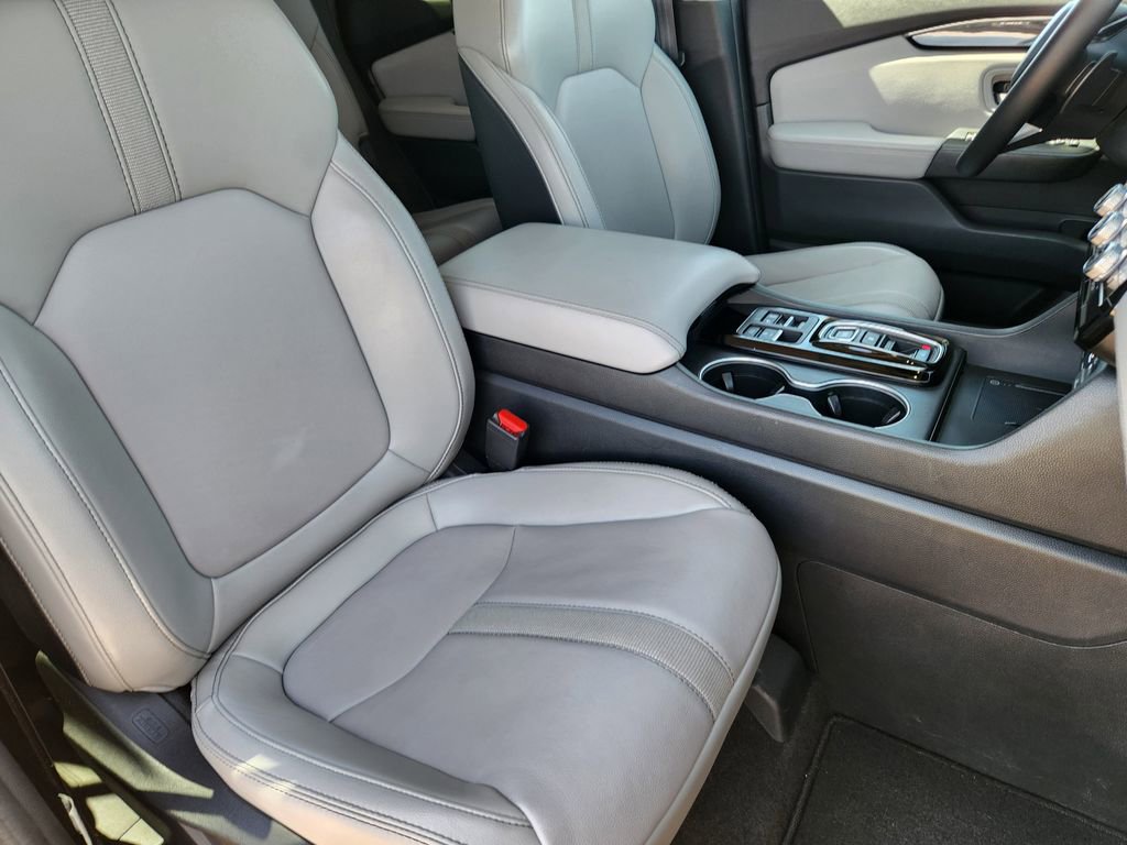 Used 2024 Honda Pilot Touring image 12