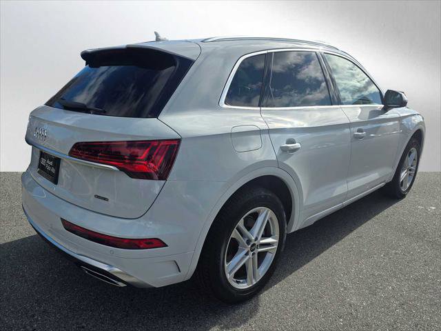 Used 2025 Audi Q5 e Premium Plus w/ Premium Plus Package image 3
