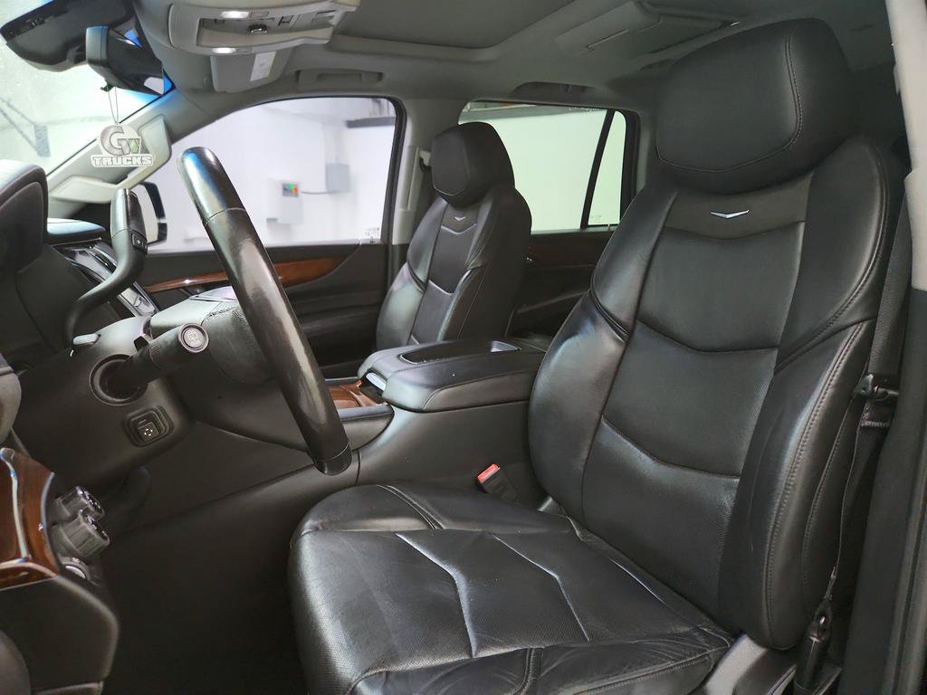 Used 2019 Cadillac Escalade Luxury AWD/4WD image 14