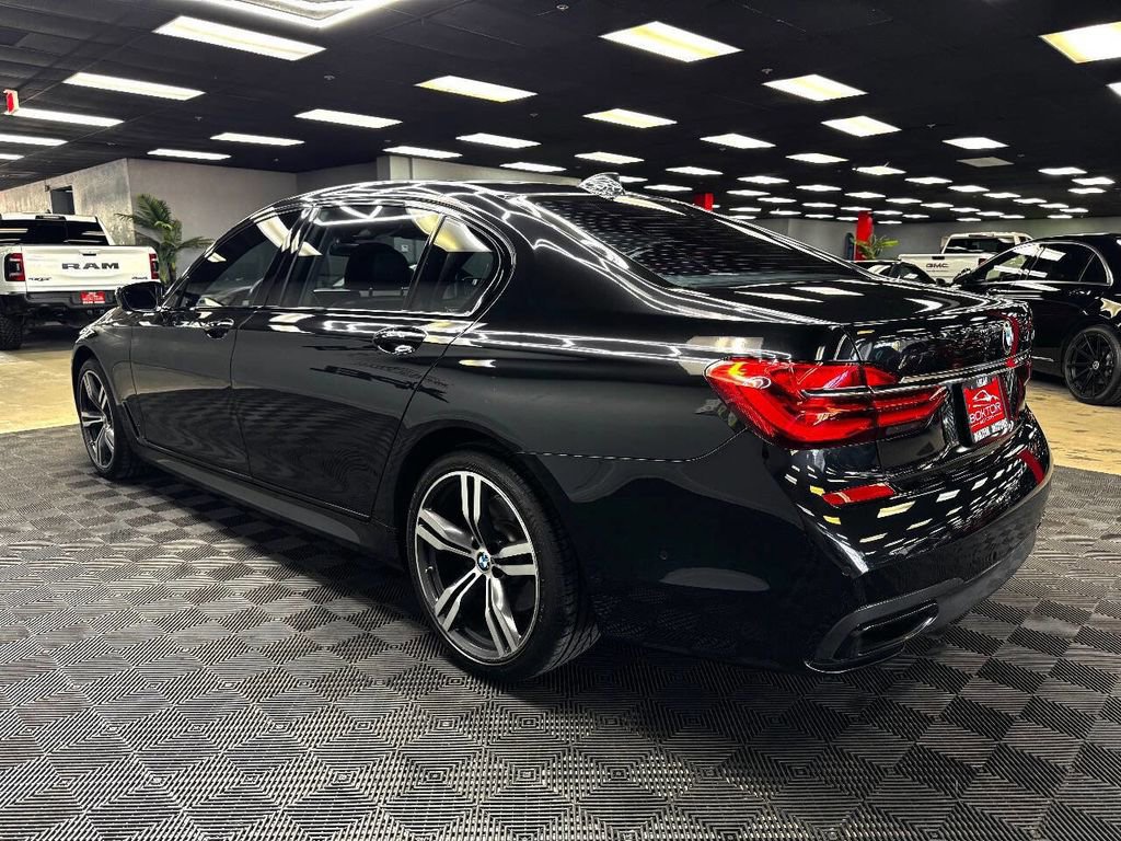 Used 2016 BMW 740i image 11