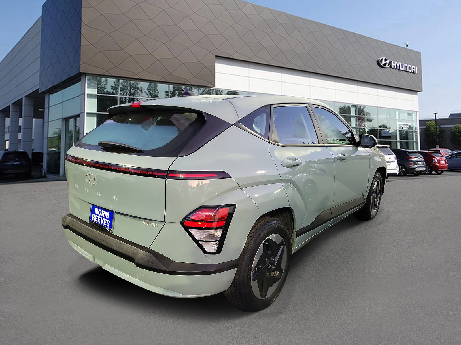 Certified 2024 Hyundai Kona SE image 2