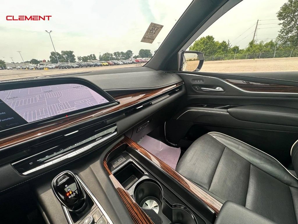 Used 2021 Cadillac Escalade Premium Luxury AWD/4WD image 33