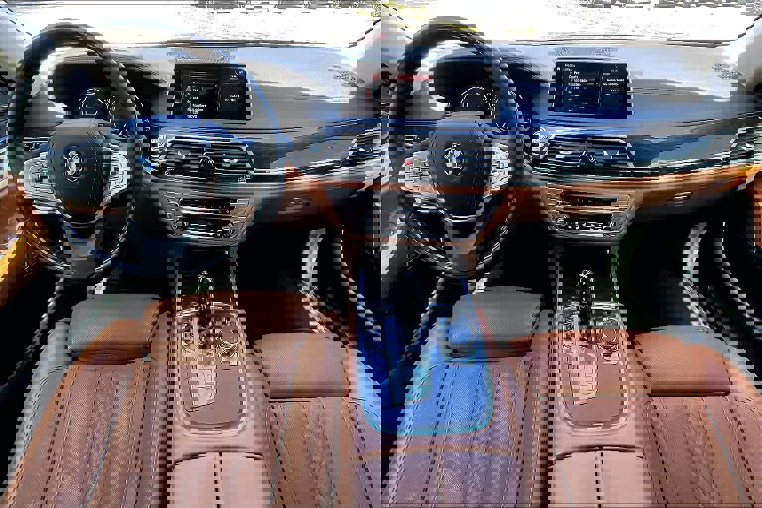 Used 2019 BMW 750i image 16