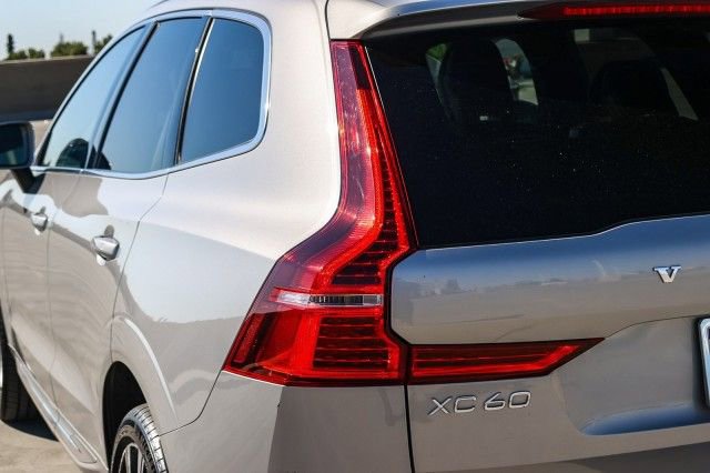 Used 2023 Volvo XC60 B5 Ultimate w/ Climate Package image 8