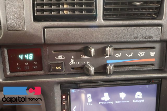 Used 1992 Toyota Pickup Deluxe AWD/4WD image 32