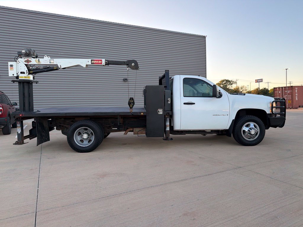 Used 2009 Chevrolet Silverado 3500 LT AWD/4WD image 2