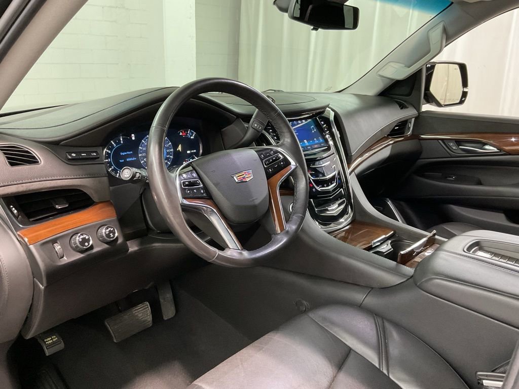Used 2019 Cadillac Escalade Luxury image 17