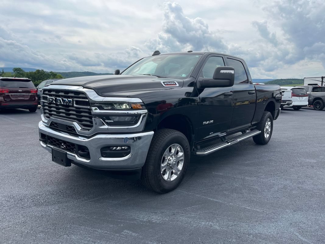 Used 2025 RAM 2500 Big Horn AWD/4WD image 3
