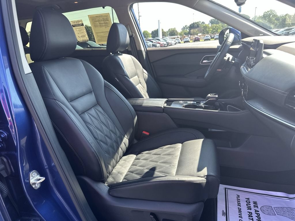 Used 2023 Nissan Rogue Platinum w/ Platinum Premium Package FWD image 31