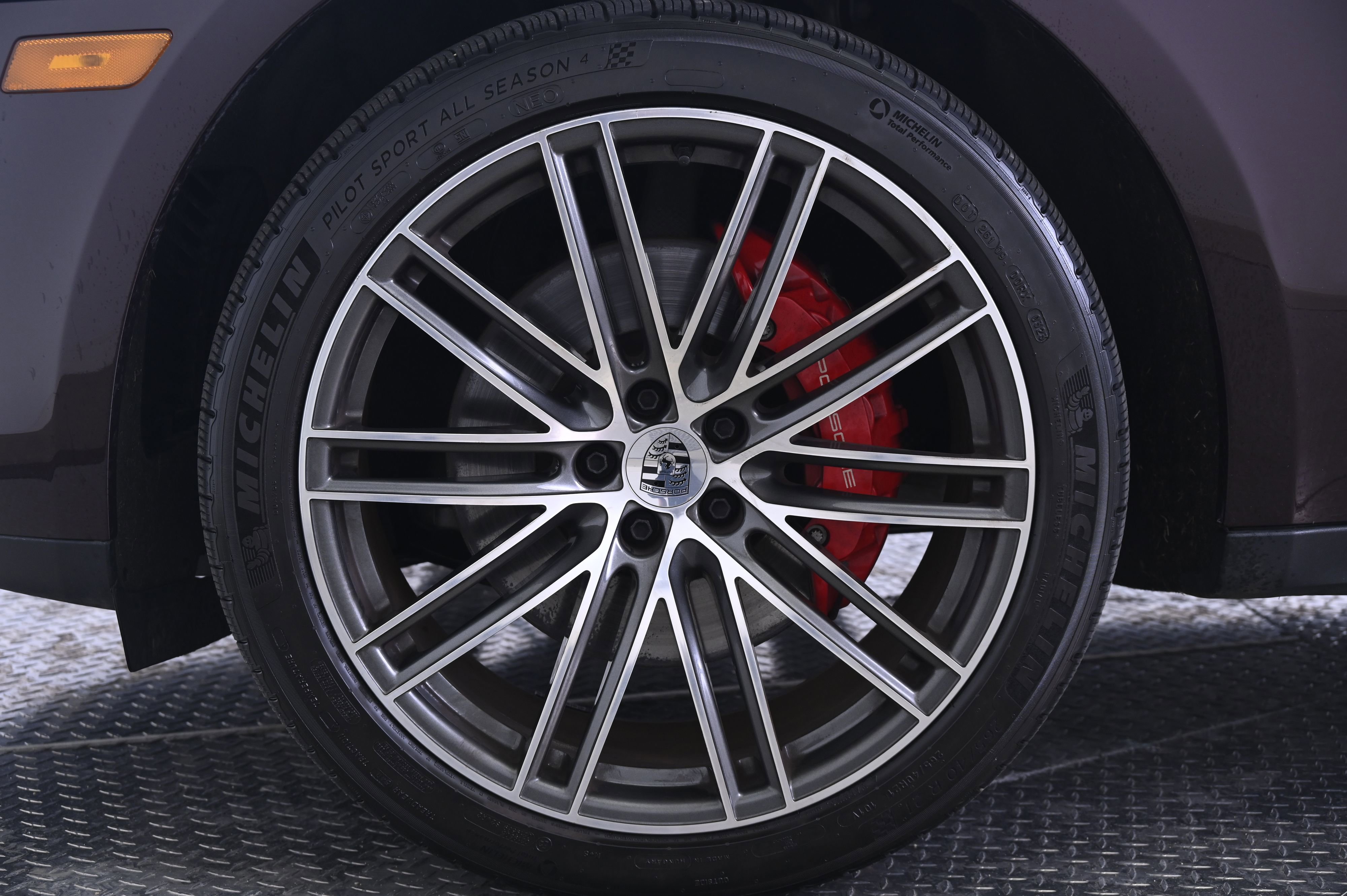 Certified 2023 Porsche Macan S AWD/4WD image 11
