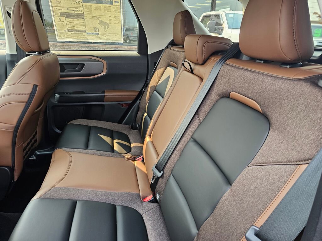 New 2025 Ford Bronco Outer Banks w/ Sasquatch Package image 9