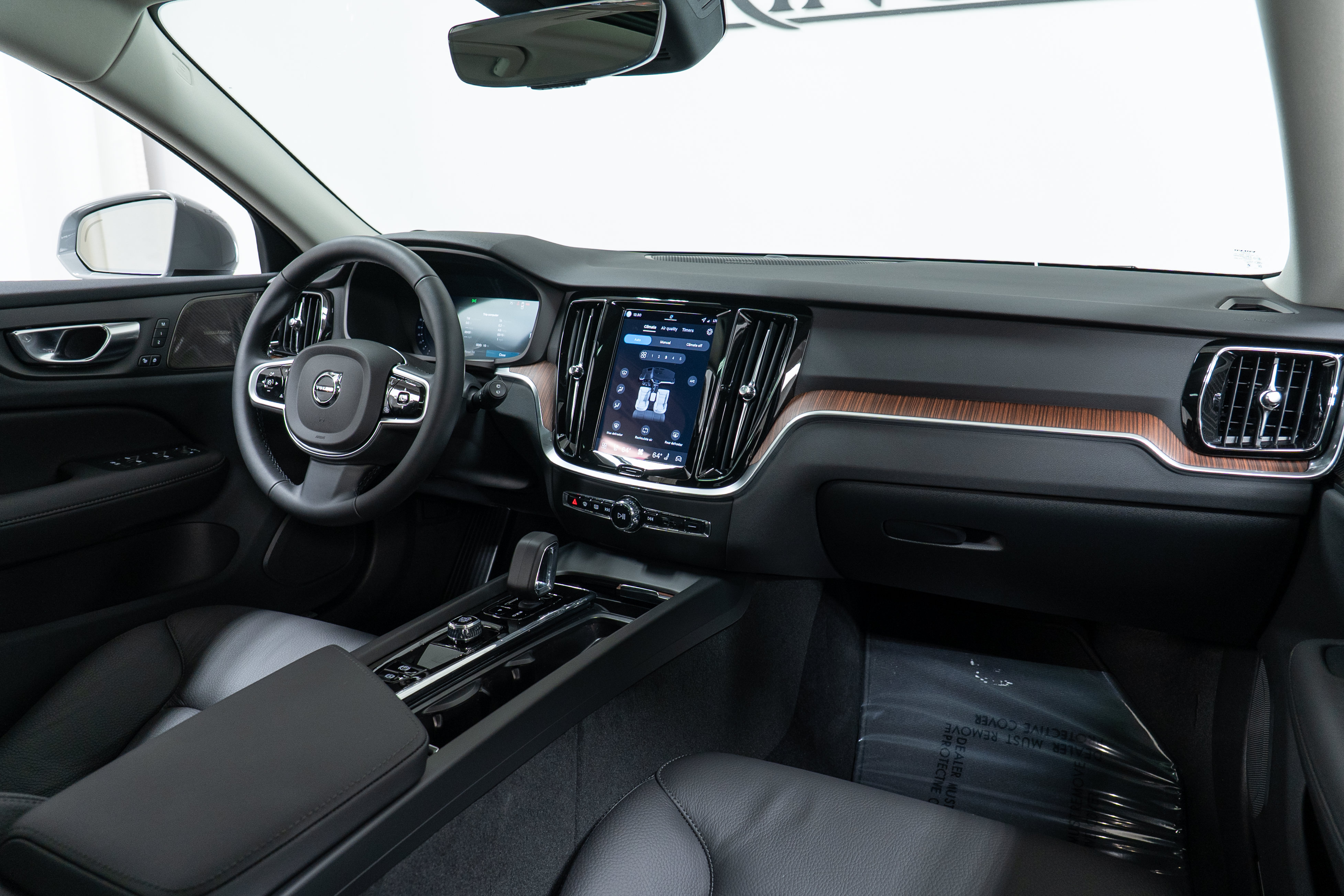 New 2026 Volvo V60 B5 Cross Country Plus w/ Climate Package AWD/4WD image 14