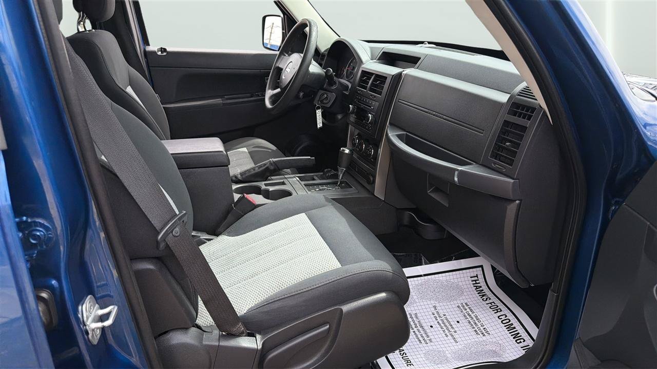 Used 2010 Jeep Liberty Sport w/ Popular Equipment Group AWD/4WD image 15