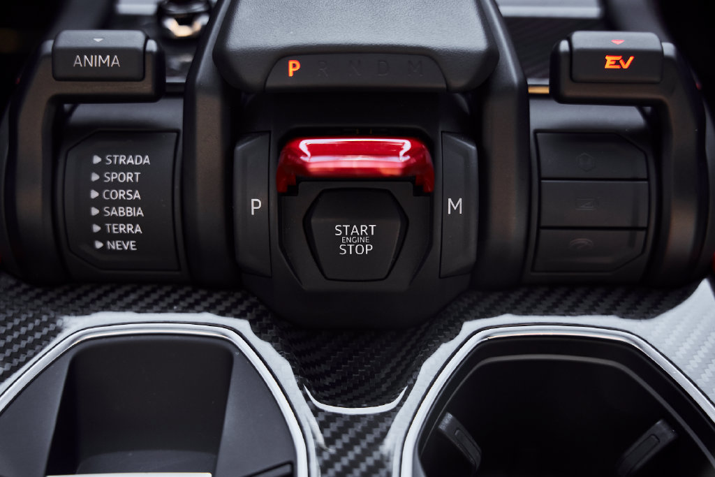 Used 2025 Lamborghini Urus S AWD/4WD image 67
