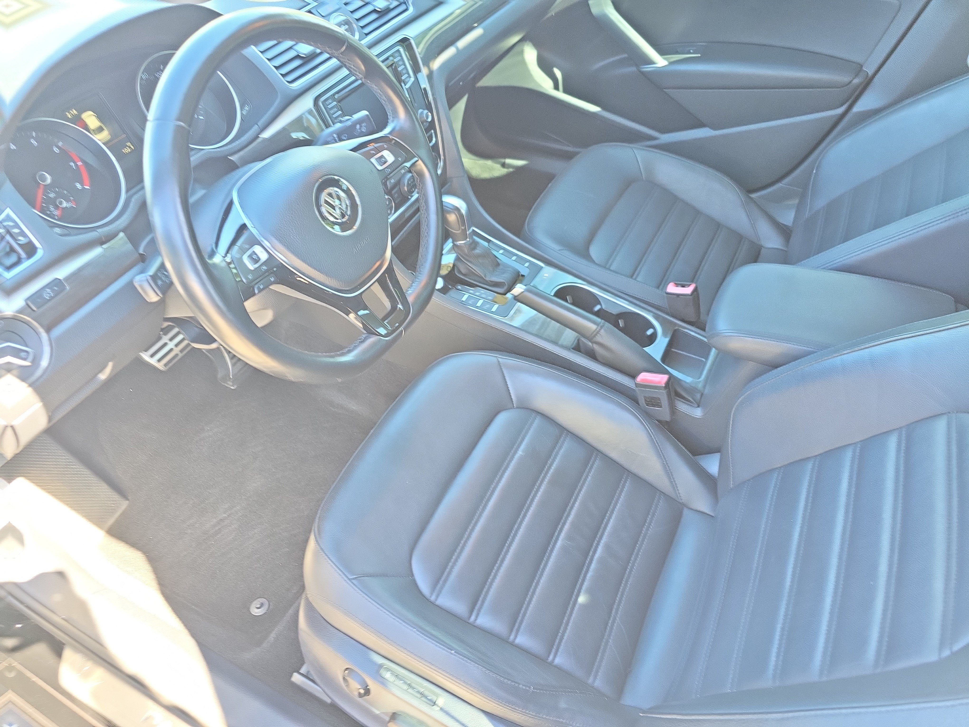 Used 2016 Volkswagen Passat 1.8T SEL Premium FWD image 15