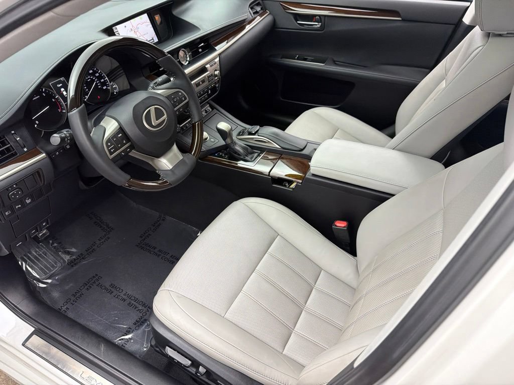 Used 2017 Lexus ES 350 w/ Luxury Package FWD image 10