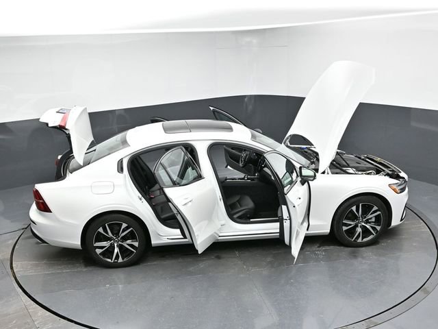 Used 2025 Volvo S60 B5 Core image 36