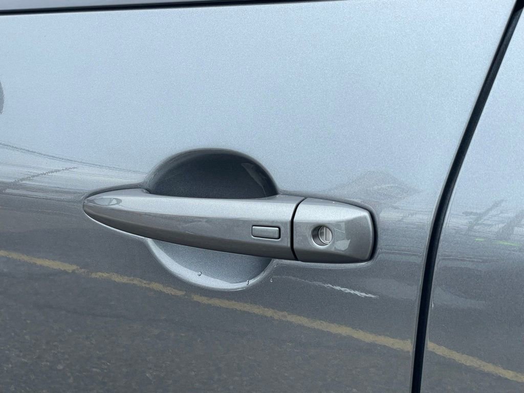 Certified 2023 Nissan Rogue SV image 24