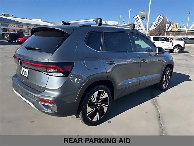 Used 2025 Volkswagen Taos SE image 3