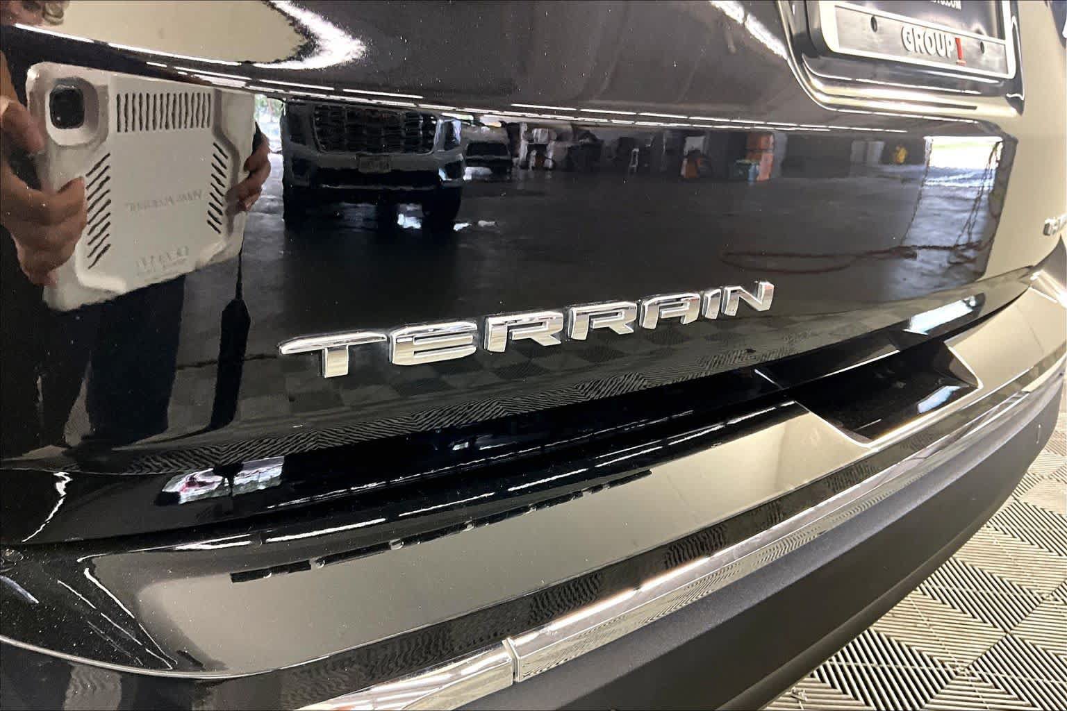 Certified 2024 GMC Terrain SLT w/ Infotainment Package II AWD/4WD image 29
