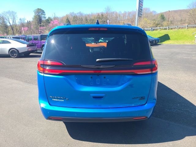 New 2026 Chrysler Pacifica Limited AWD/4WD image 4