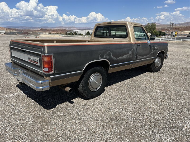 Used 1990 Dodge D/W Truck 250 RWD image 3