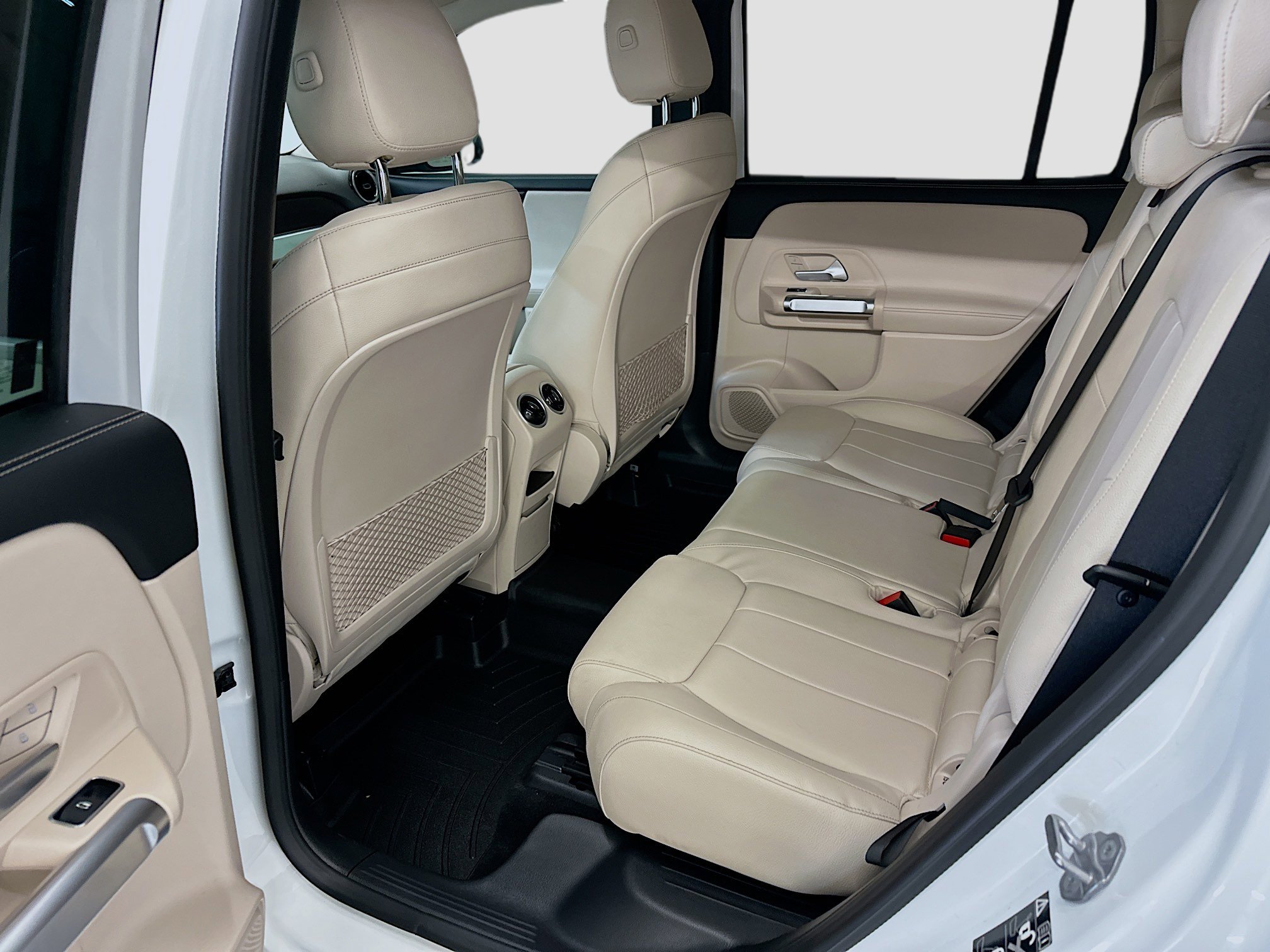 Used 2021 Mercedes-Benz GLB 250 GLB 250 image 28