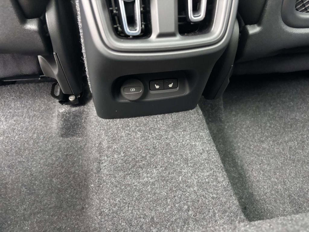 New 2026 Volvo XC40 B5 Plus w/ Protection Package Premier image 32