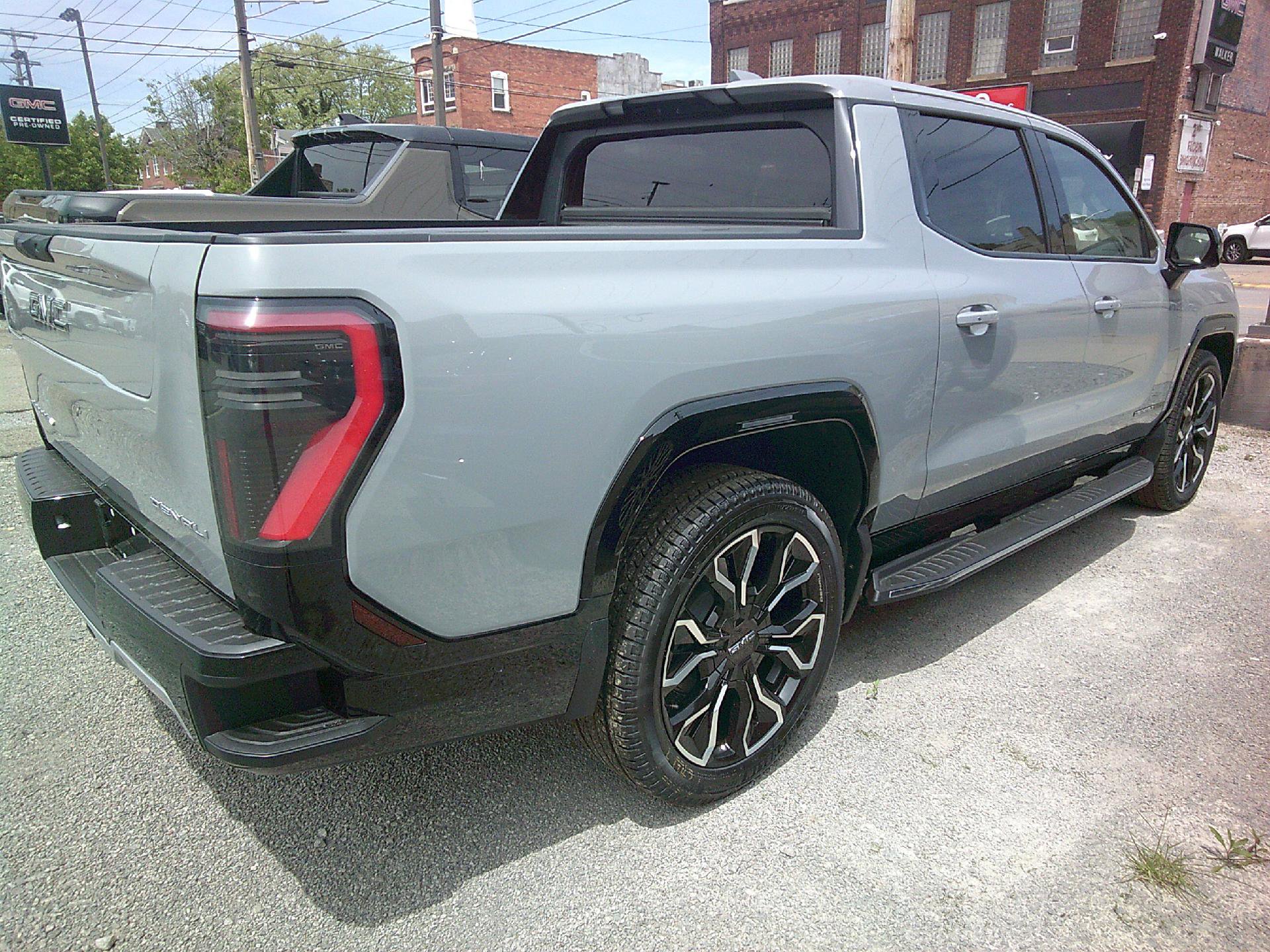 New 2025 GMC Sierra EV Denali image 6