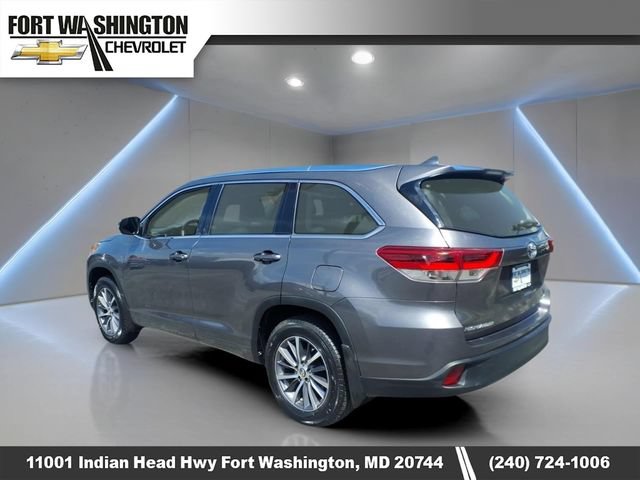 Used 2017 Toyota Highlander XLE AWD/4WD image 4