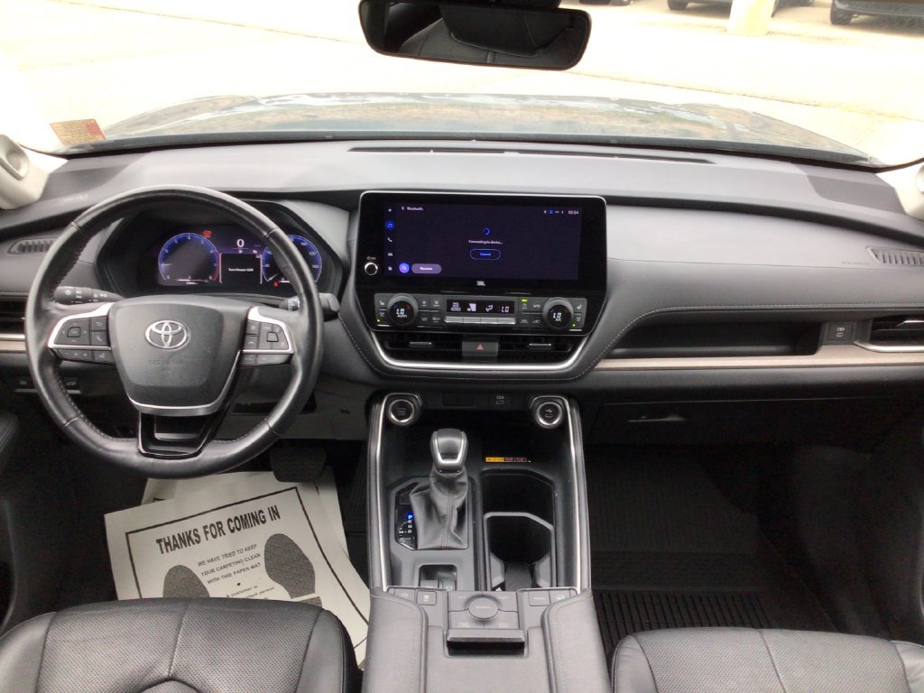 Used 2024 Toyota Grand Highlander AWD image 13