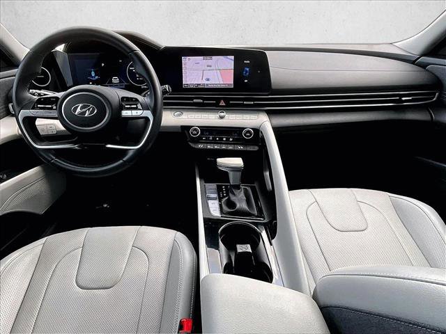 Used 2023 Hyundai Elantra Limited image 16