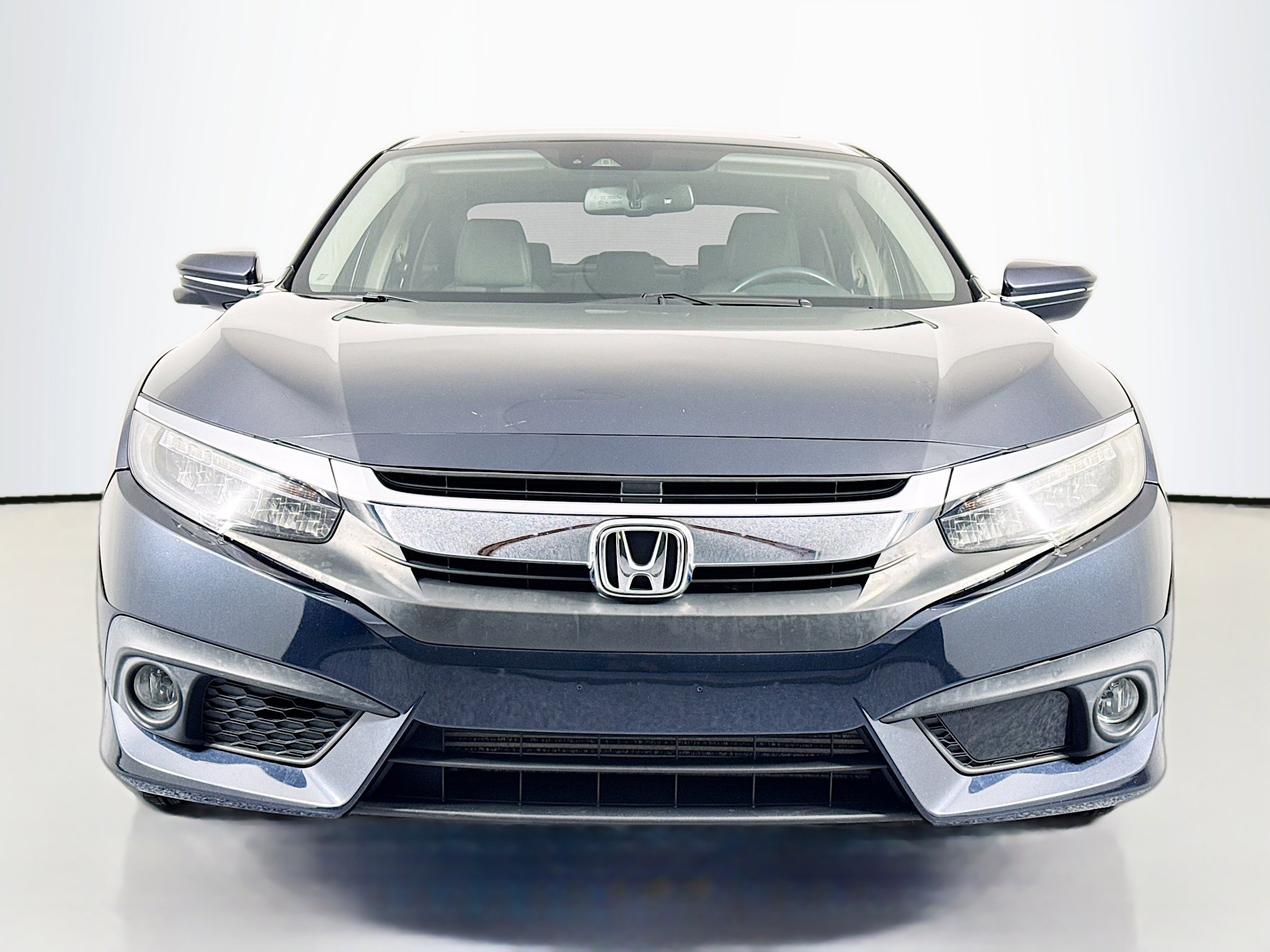 Used 2017 Honda Civic Touring image 2