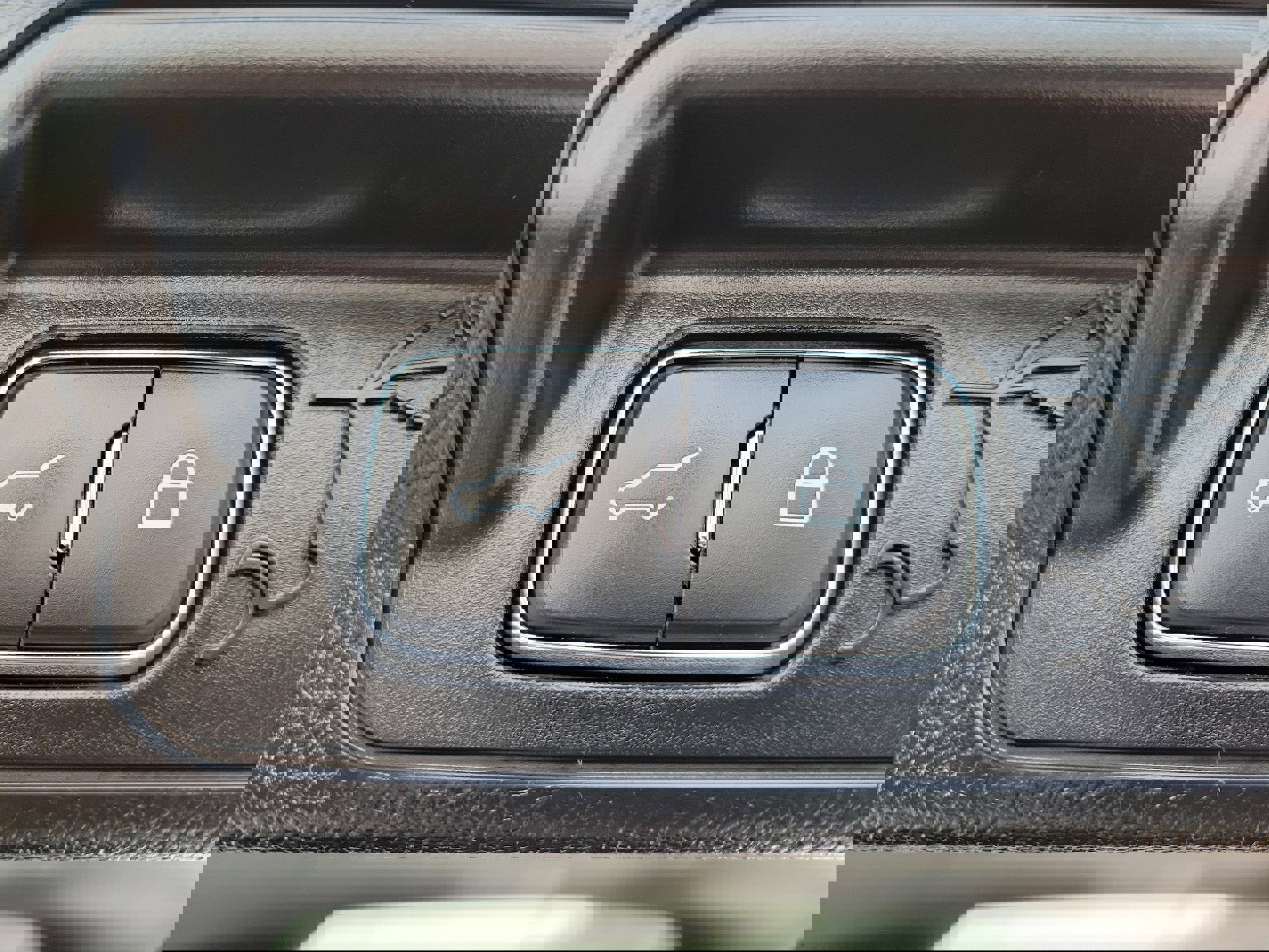 Used 2023 Ford Explorer XLT w/ Equipment Group 202A image 10