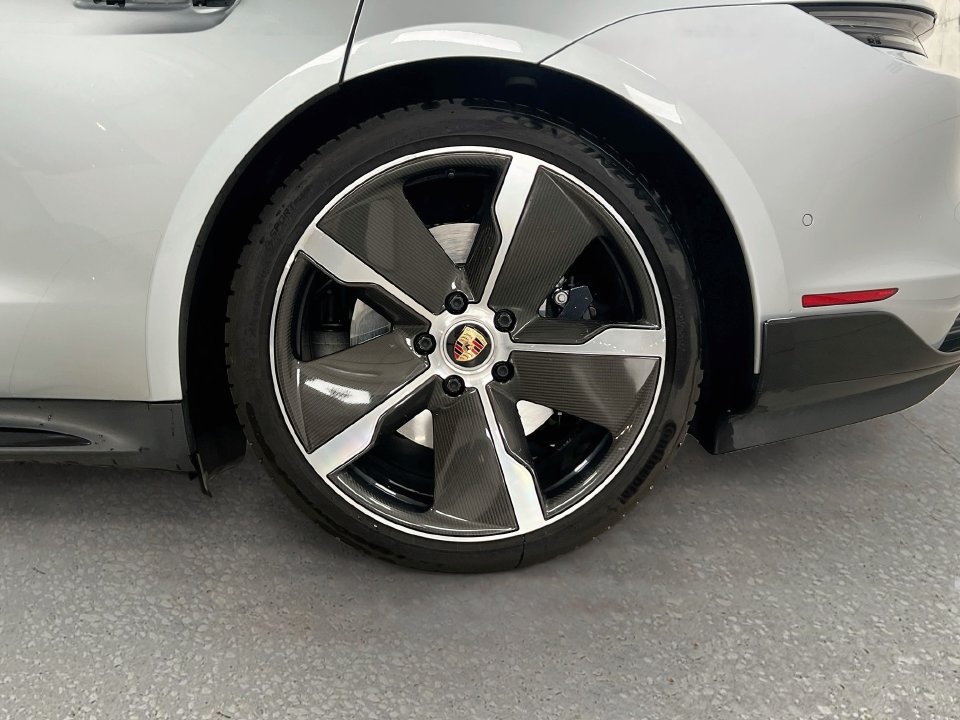 Used 2020 Porsche Taycan Turbo AWD/4WD image 33