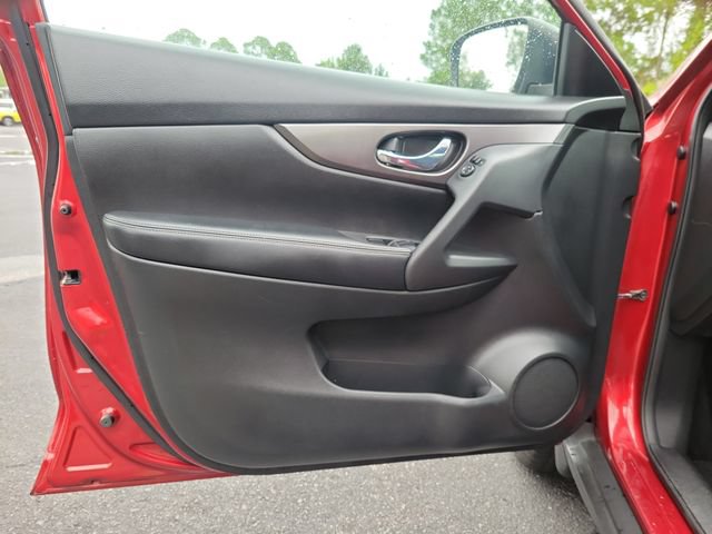 Used 2016 Nissan Rogue S FWD image 19