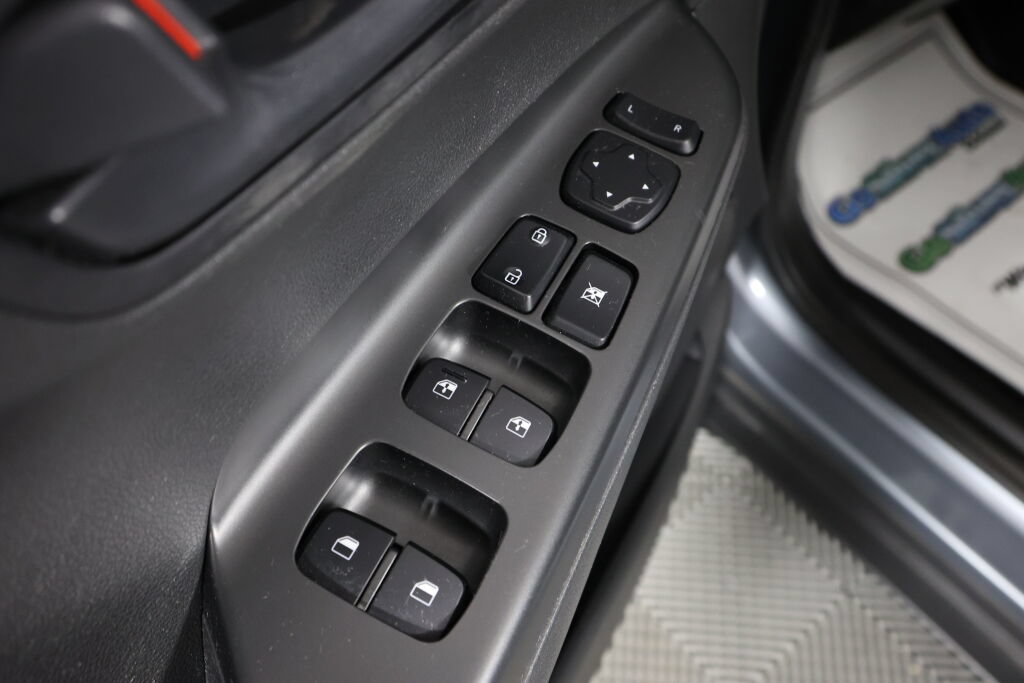 Used 2020 Hyundai Kona SEL AWD/4WD image 30