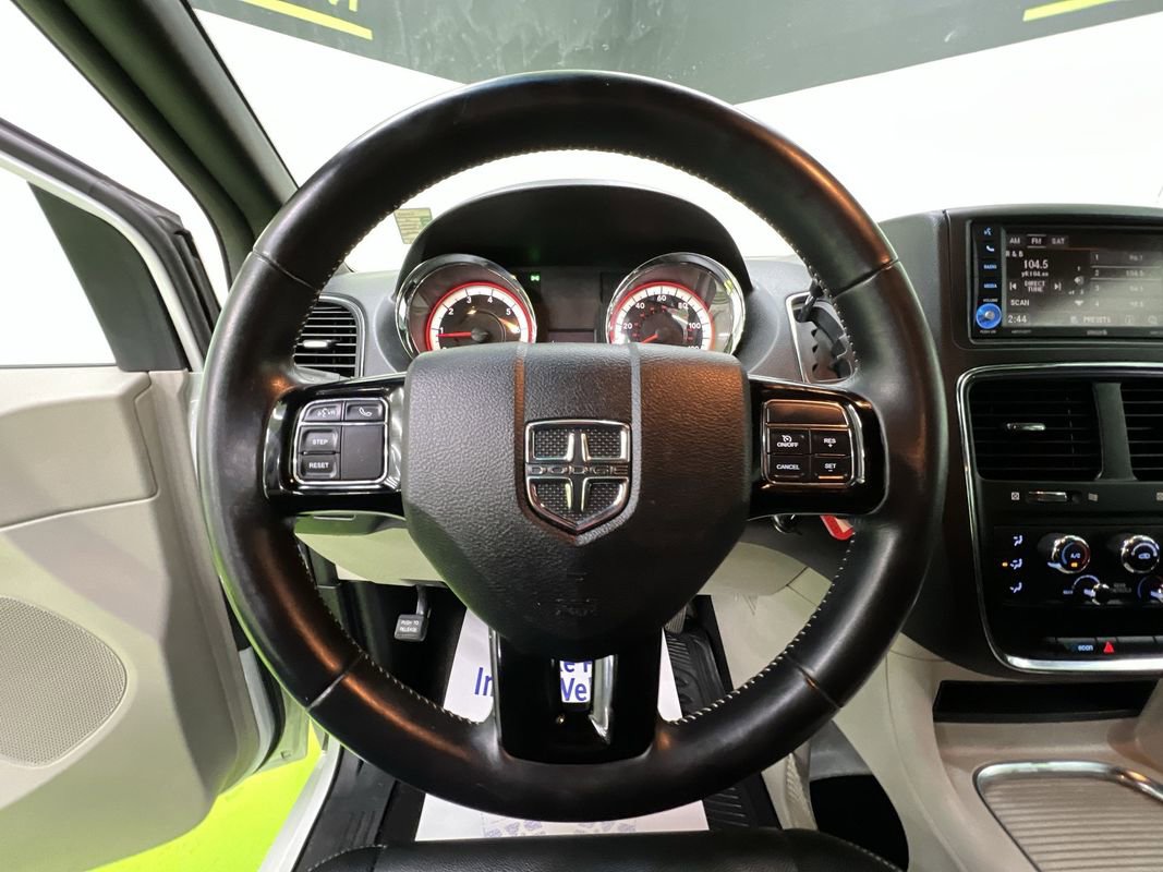 Used 2019 Dodge Grand Caravan SXT FWD image 20