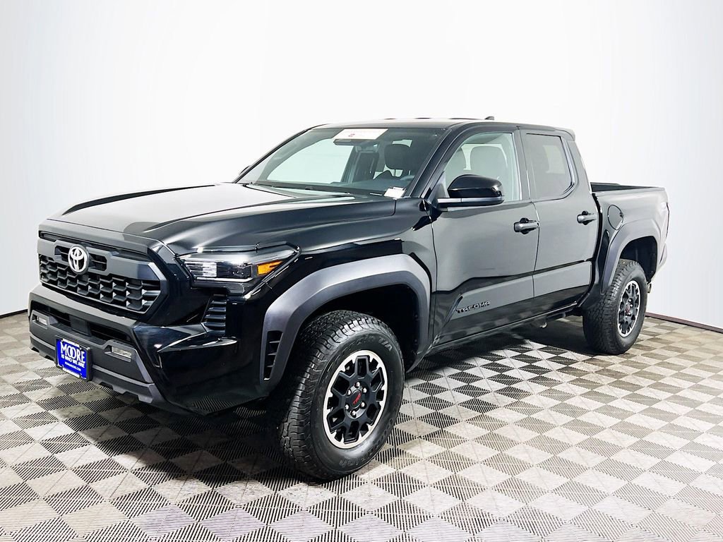 Certified 2025 Toyota Tacoma TRD Off-Road AWD/4WD image 4