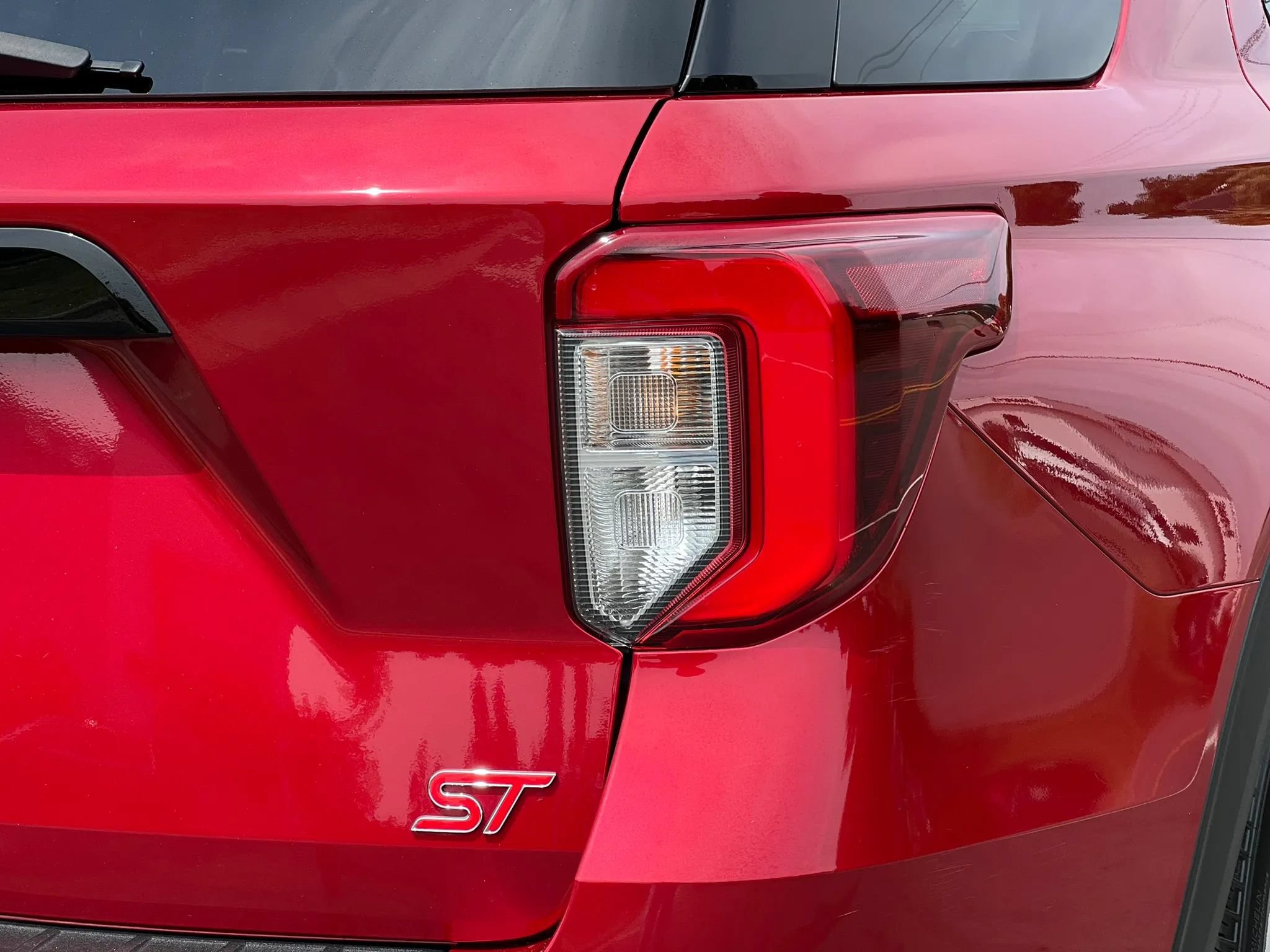 Used 2020 Ford Explorer ST w/ Premium Technology Package AWD/4WD image 11