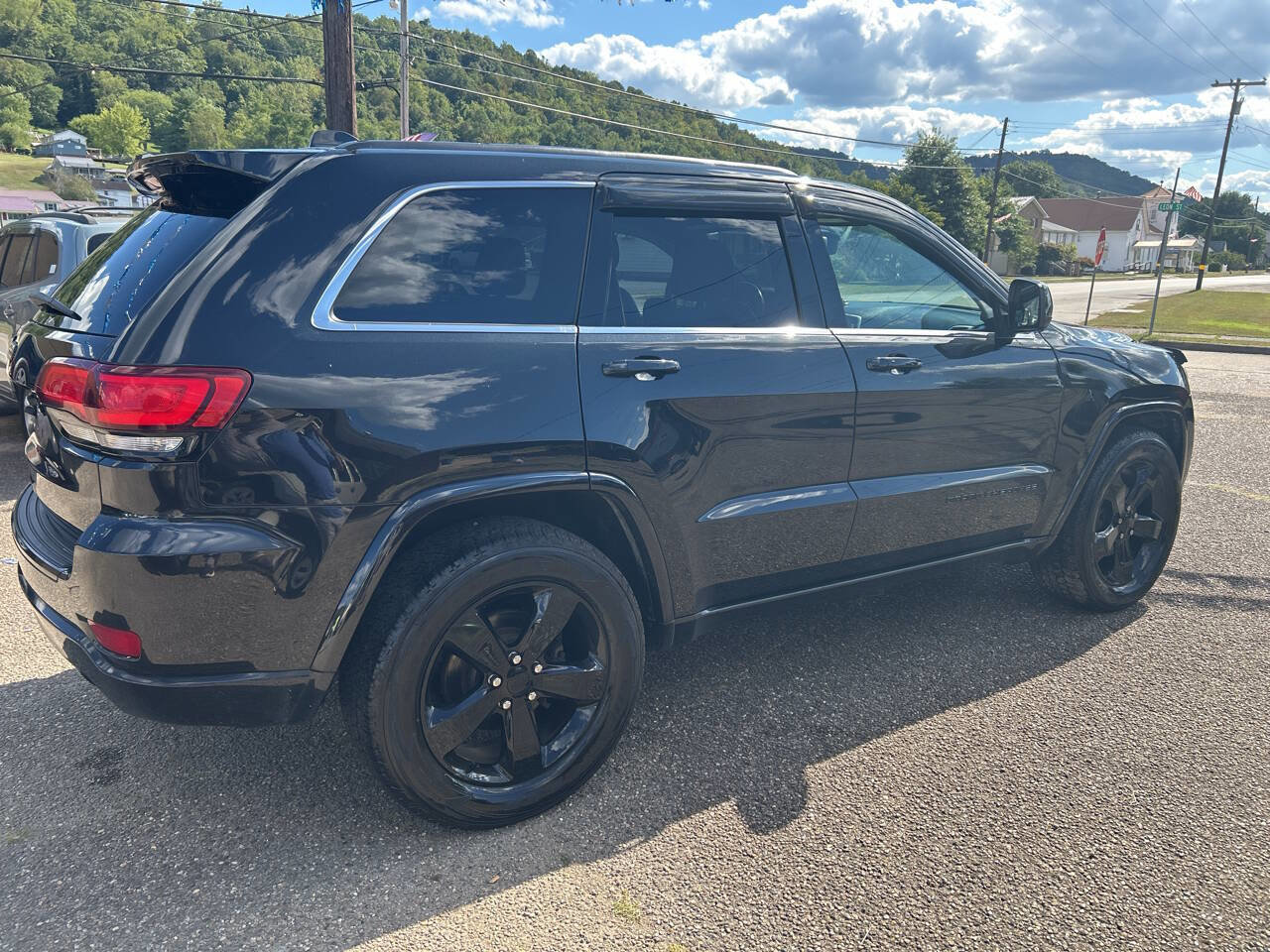 Used 2015 Jeep Grand Cherokee Altitude image 4
